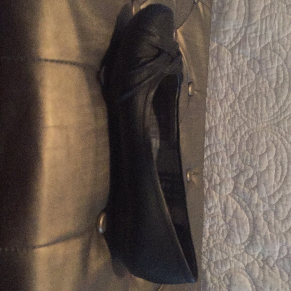 Cute and comfy black flats - Picture 2 of 5